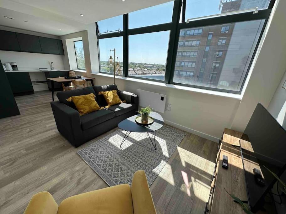 1 Bed Flat With View Of Old Trafford Apartman Manchester Kültér fotó